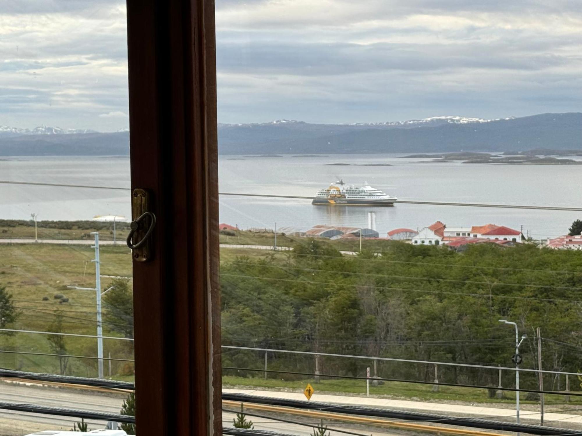 Mirando Al Canal Ushuaia Eksteriør bilde